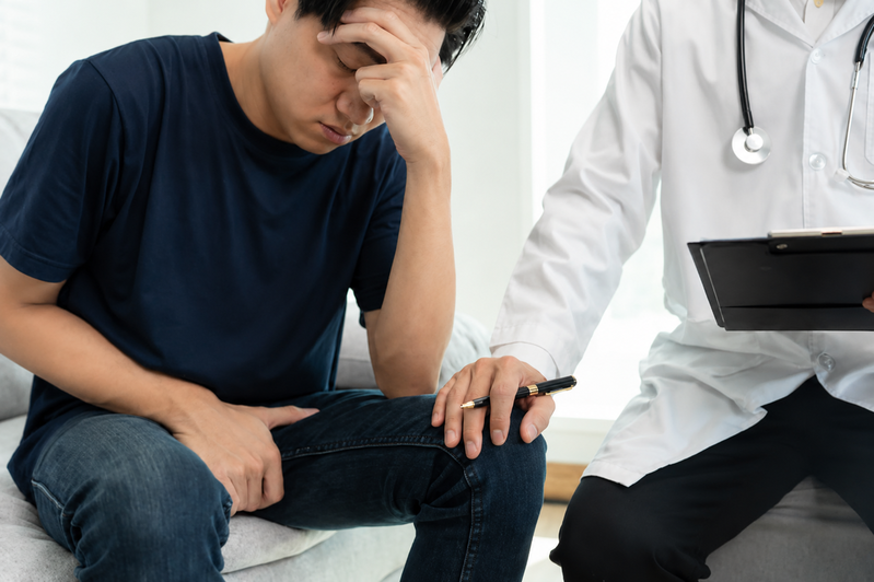 Hiểu sai về xuất tinh sớm có thể khiến nam giới tự ti, điều trị sai cách hoặc trì hoãn thăm khám. 