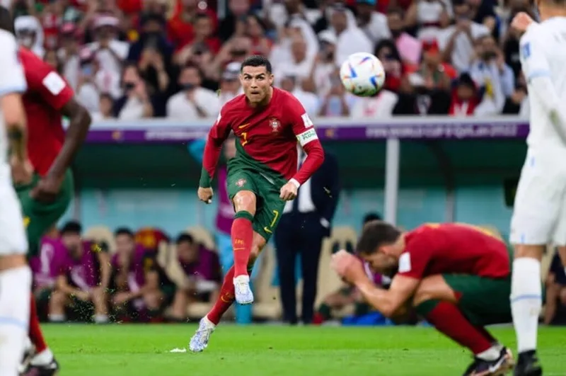 Ở tuổi 41, Cristiano Ronaldo vẫn duy trì khát khao cháy bỏng với những siêu phẩm đá phạt đẳng cấp.