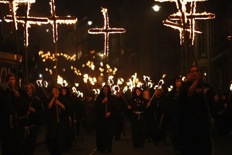 Lễ hội Samhain cổ xưa của người Celt – cội nguồn ngàn năm của ngày lễ Halloween hiện đại.