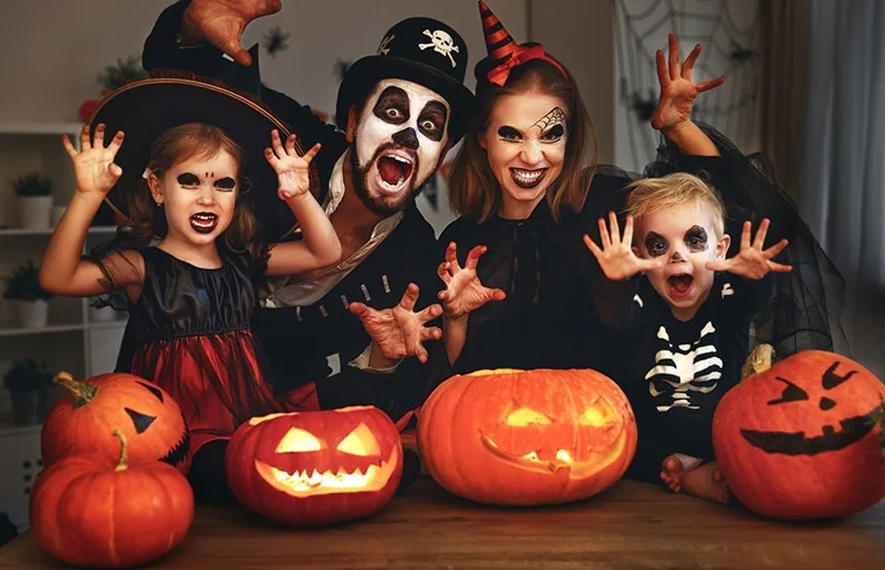 Lễ hội Halloween là dịp để mọi người thỏa sức sáng tạo, biến hóa thành những nhân vật mình yêu thích.