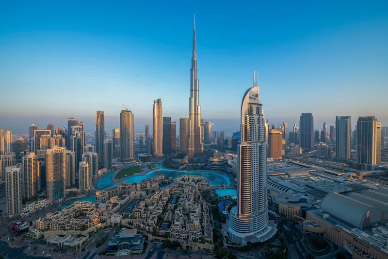 Burj Khalifa nổi bật giữa đường chân trời Dubai